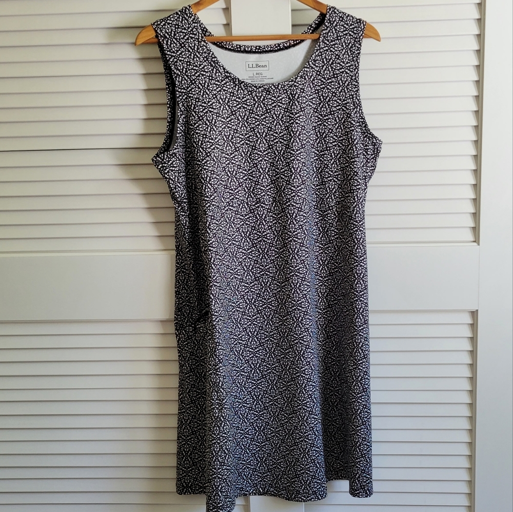 L.L.BEAN Black White Stretchy Geometric Print Shift Dress Large